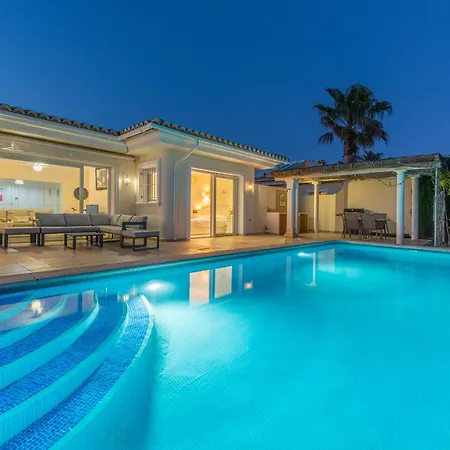 Villa La Corona By Abahana Villas